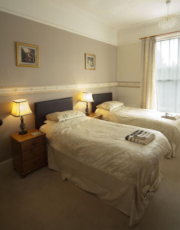 Hilbury Court Hotel Trowbridge Bagian luar foto