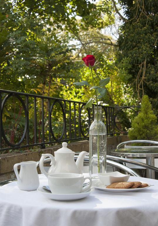 Hilbury Court Hotel Trowbridge Bagian luar foto