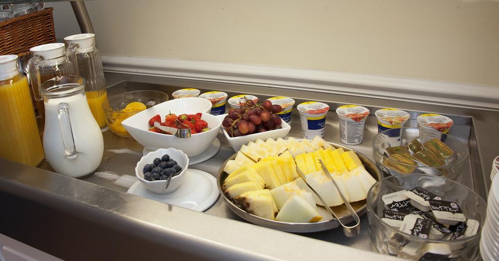 Hilbury Court Hotel Trowbridge Bagian luar foto