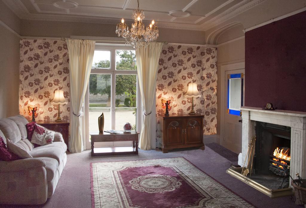 Hilbury Court Hotel Trowbridge Bagian luar foto