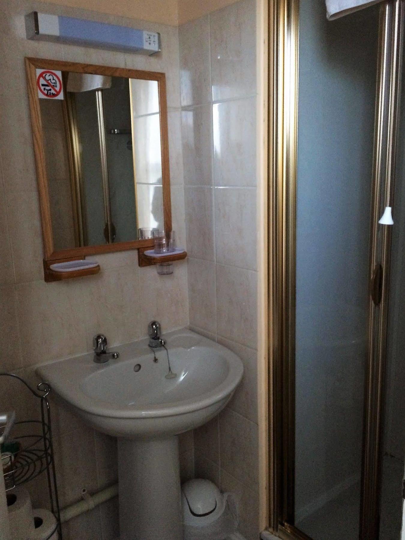Hilbury Court Hotel Trowbridge Bagian luar foto