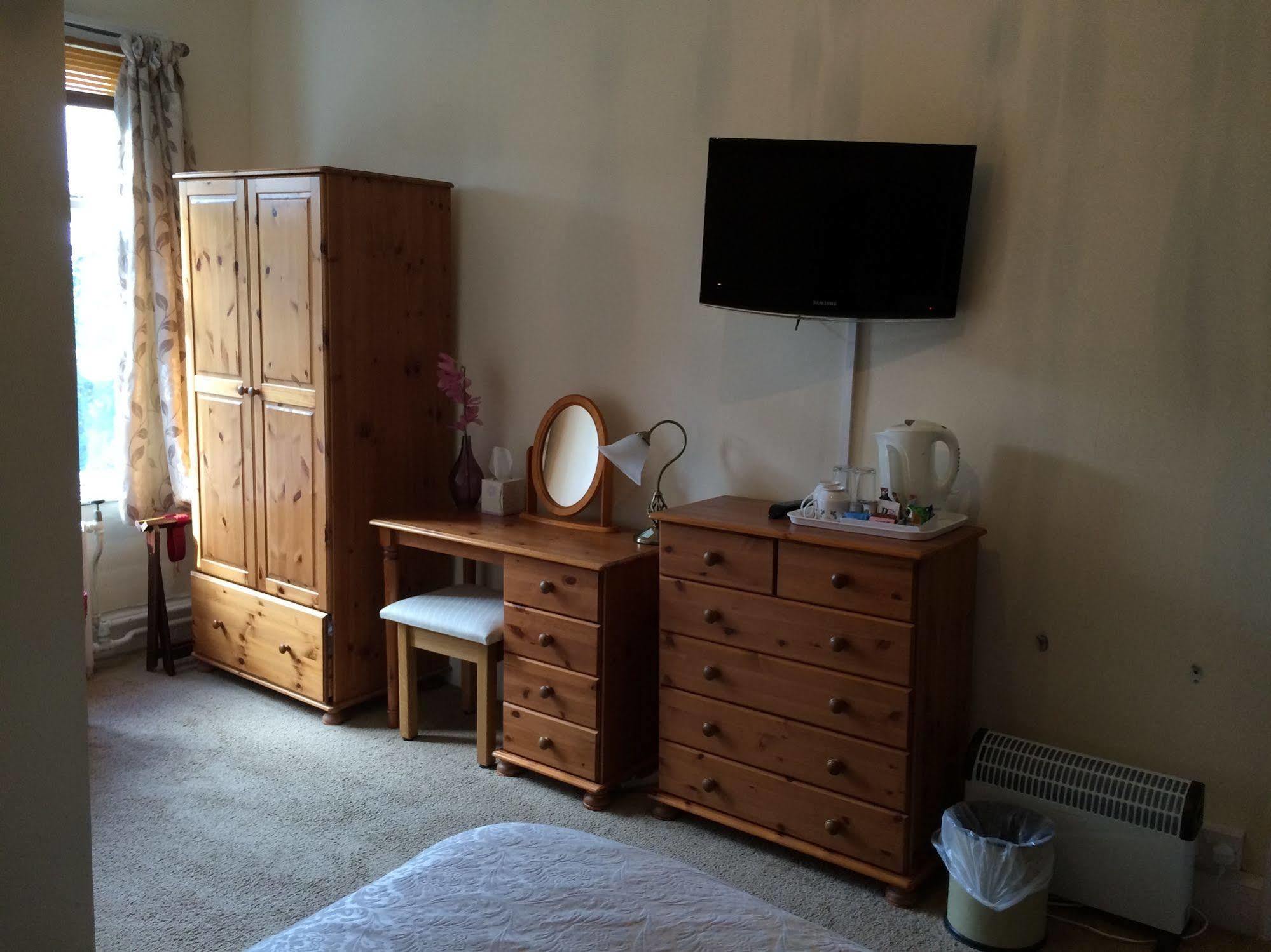 Hilbury Court Hotel Trowbridge Bagian luar foto