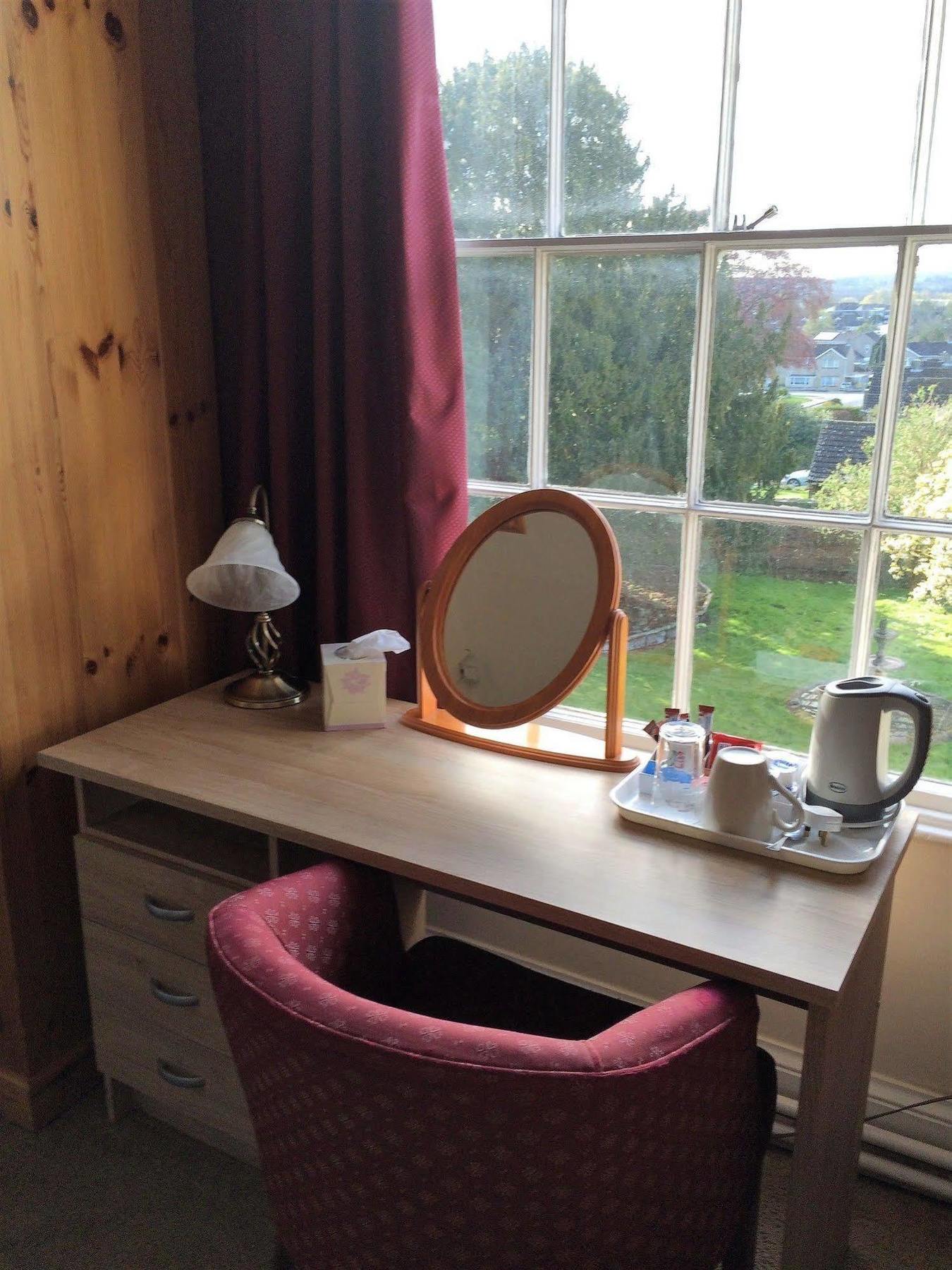 Hilbury Court Hotel Trowbridge Bagian luar foto