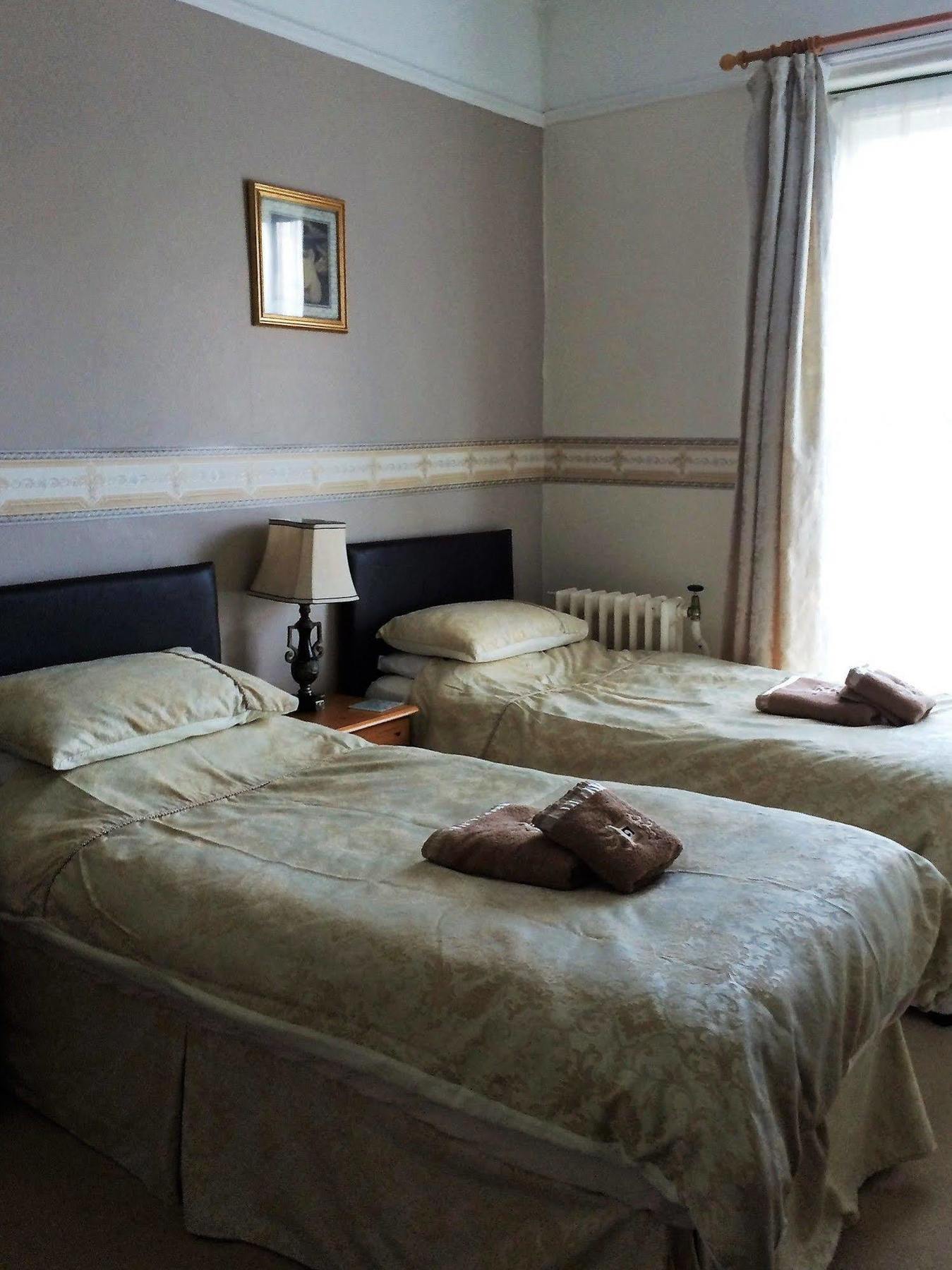 Hilbury Court Hotel Trowbridge Bagian luar foto