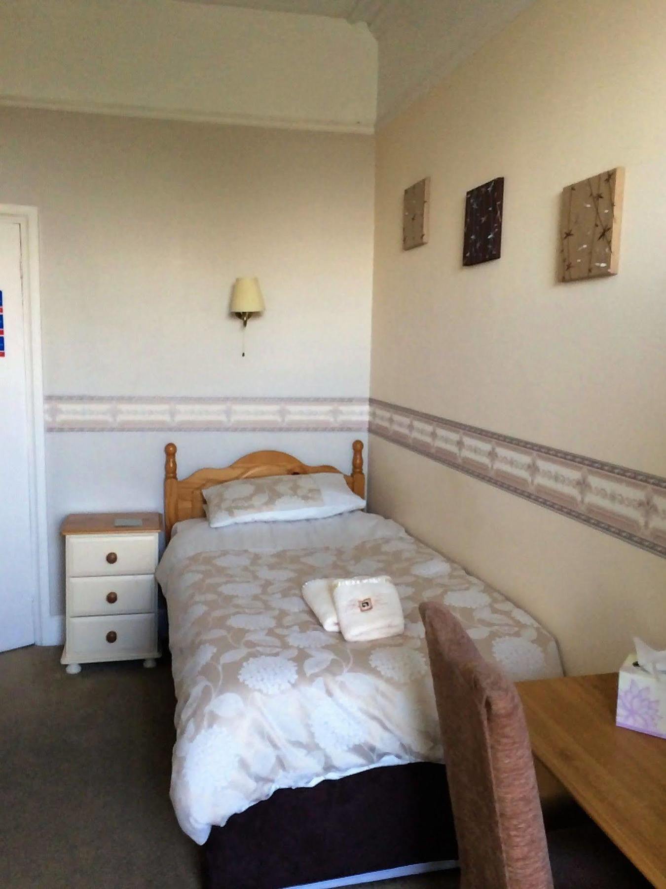 Hilbury Court Hotel Trowbridge Bagian luar foto